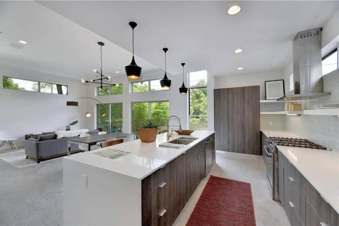 Stunning Modern Home W Pool & Hot Tub In Dt Austin Exterior foto