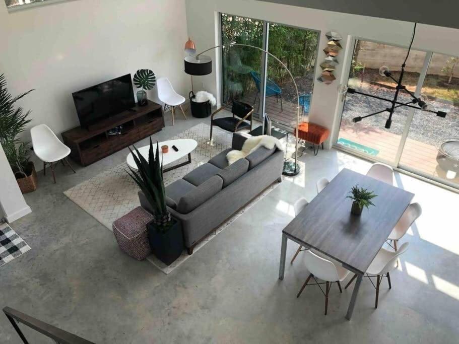 Stunning Modern Home W Pool & Hot Tub In Dt Austin Exterior foto