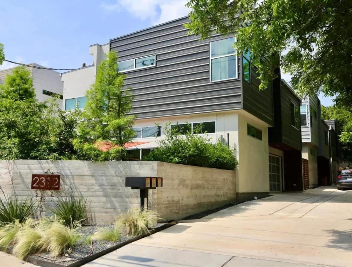 Stunning Modern Home W Pool & Hot Tub In Dt Austin Exterior foto